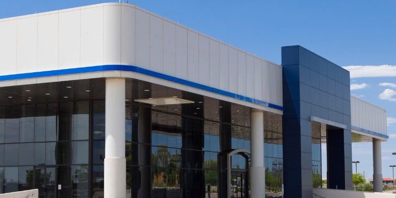 Showroom-rivenditore-vetrate-panoramiche